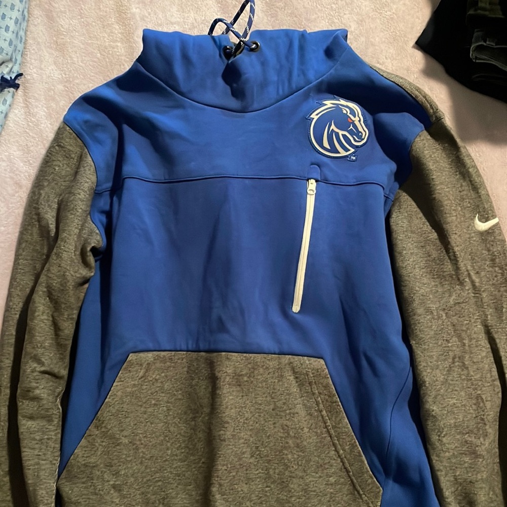 Nike Boise State sweatshirt